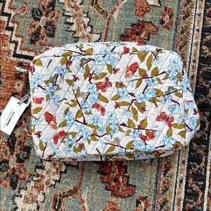 NWT Vera Bradley XL Travel Cosmetic Bag ABUZZ Print
